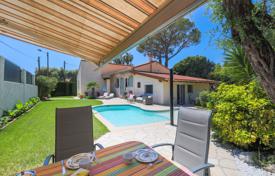 Villa – Provenza - Alpes - Costa Azul, Francia. 2 600 €  por semana