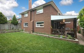 9 dormitorio casa de pueblo en Scarborough, Canadá. C$1 787 000