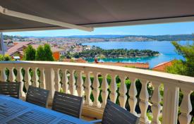 7 dormitorio casa de pueblo 165 m² en Trogir, Croacia. 609 000 €
