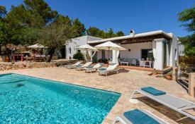 Villa – Ibiza, Islas Baleares, España. 5 200 €  por semana