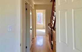 8 dormitorio adosado en North York, Canadá. C$1 729 000