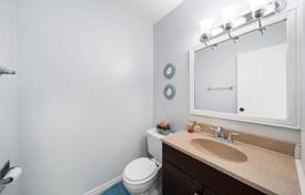 3 dormitorio piso en North York, Canadá. C$891 000