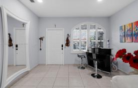 3 dormitorio casa de pueblo 116 m² en Miami, Estados Unidos. $495 000