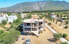 9 dormitorio casa de pueblo 390 m² en Loutraki, Grecia. 260 000 €