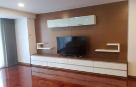 4-dormitorio apartamentos en condominio en Khlong Toei, Tailandia. $4 000  por semana