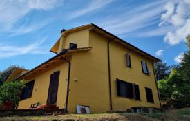 3 dormitorio villa 150 m² en Civitella In Val di Chiana, Italia. 450 000 €