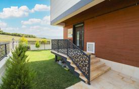 Villa Triplex Independiente con Piscina y Ascensor en Yalova Kadıköy. 33 430 000 TRY