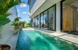 4 dormitorio villa 200 m² en Batu Bolong Beach, Indonesia. $409 000
