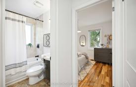 9 dormitorio adosado en Old Toronto, Canadá. C$1 341 000