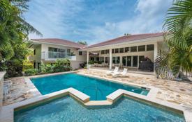 Villa – Coral Gables, Florida, Estados Unidos. $1 900 000