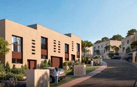 4 dormitorio adosado 249 m² en Begur, España. 533 000 €