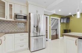 4 dormitorio casa de pueblo en Scarborough, Canadá. C$2 646 000