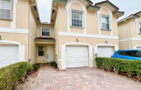 3 dormitorio casa de pueblo 169 m² en Coral Springs, Estados Unidos. $490 000