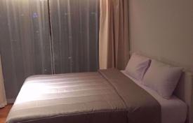 2-dormitorio apartamentos en condominio en Khlong Toei, Tailandia. $2 700  por semana