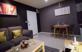 2-dormitorio apartamentos en condominio en Khlong Toei, Tailandia. $183 000