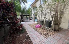 Casa de pueblo – Doral, Florida, Estados Unidos. $1 200 000