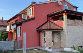 12 dormitorio casa de pueblo 460 m² en Ližnjan, Croacia. 800 000 €