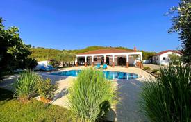 4 dormitorio villa 170 m² en Çiftlik, Turquía. 78 864 000 TRY