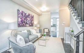 3 dormitorio adosado en North York, Canadá. C$1 655 000