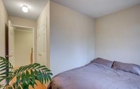 6 dormitorio casa de pueblo en North York, Canadá. C$1 276 000