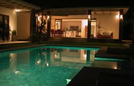 Villa – Badung, Indonesia. 2 740 €  por semana