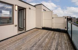 6 dormitorio adosado en North York, Canadá. C$1 278 000