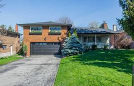 Casa de pueblo – North York, Toronto, Ontario,  Canadá. C$2 092 000