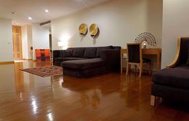 3-dormitorio apartamentos en condominio en Khlong Toei, Tailandia. $4 000  por semana