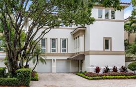 8 dormitorio chalet 484 m² en Miami, Estados Unidos. $2 199 000