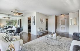 8 dormitorio piso en Scarborough, Canadá. C$804 000