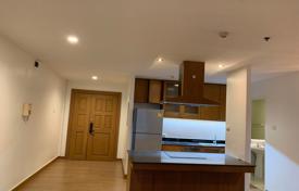 1-dormitorio apartamentos en condominio en Watthana, Tailandia. $260 000