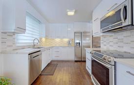 7 dormitorio casa de pueblo en Scarborough, Canadá. C$1 325 000