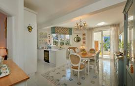 4 dormitorio piso 150 m² en Bečići, Montenegro. 595 000 €