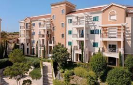 2 dormitorio piso 71 m² en Tivat city, Montenegro. 495 000 €