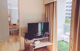 1-dormitorio apartamentos en condominio en Khlong Toei, Tailandia. $115 000
