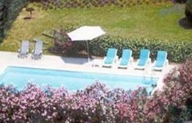 Villa – Saint-Tropez, Costa Azul, Francia. 5 900 €  por semana