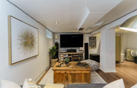 8 dormitorio casa de pueblo en Etobicoke, Canadá. C$1 811 000