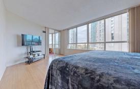 3 dormitorio piso en Yonge Street, Canadá. C$794 000