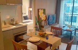 2-dormitorio apartamentos en condominio en Khlong Toei, Tailandia. $377 000