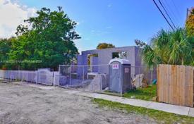 Casa de pueblo – Hialeah, Florida, Estados Unidos. $700 000