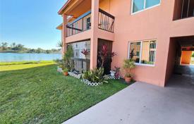 2-dormitorio apartamentos en condominio 93 m² en Miami, Estados Unidos. $283 000