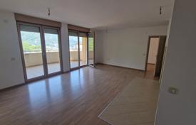 2 dormitorio piso 105 m² en Bečići, Montenegro. 242 000 €