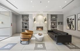 5 dormitorio piso en North York, Canadá. C$873 000