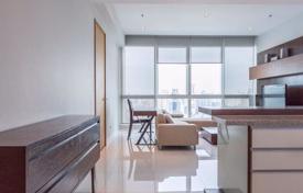 1-dormitorio apartamentos en condominio en Khlong Toei, Tailandia. $419 000