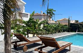 4 dormitorio chalet 180 m² en Denia, España. 820 000 €