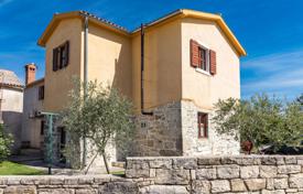 3 dormitorio casa de pueblo 230 m² en Pazin, Croacia. 550 000 €