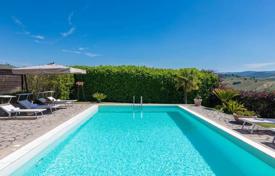 5 dormitorio villa 400 m² en San Casciano dei Bagni, Italia. 1 330 000 €