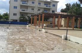 2 dormitorio piso 80 m² en Mouttagiaka, Chipre. 350 000 €