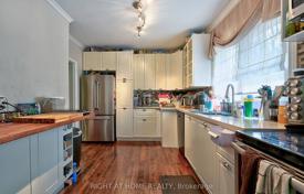 8 dormitorio casa de pueblo en North York, Canadá. C$2 336 000