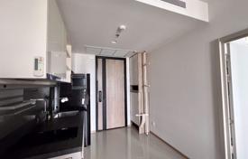 1-dormitorio apartamentos en condominio en Khlong Toei, Tailandia. $150 000